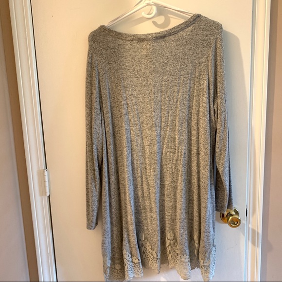 Seven7 size 1X Light Gray Sweater with Lace Trim. - Picture 2 of 6